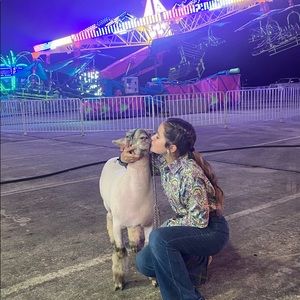 Meet your Posher, Faith